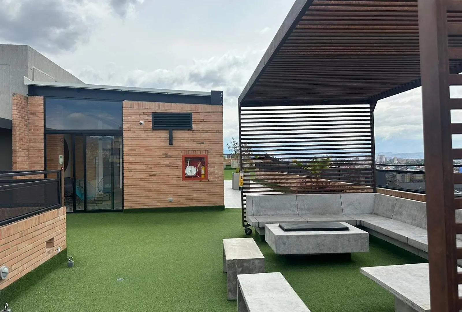 U-Go Next Living Chapinero - Terraza & Co-Working Apartment Bogota
