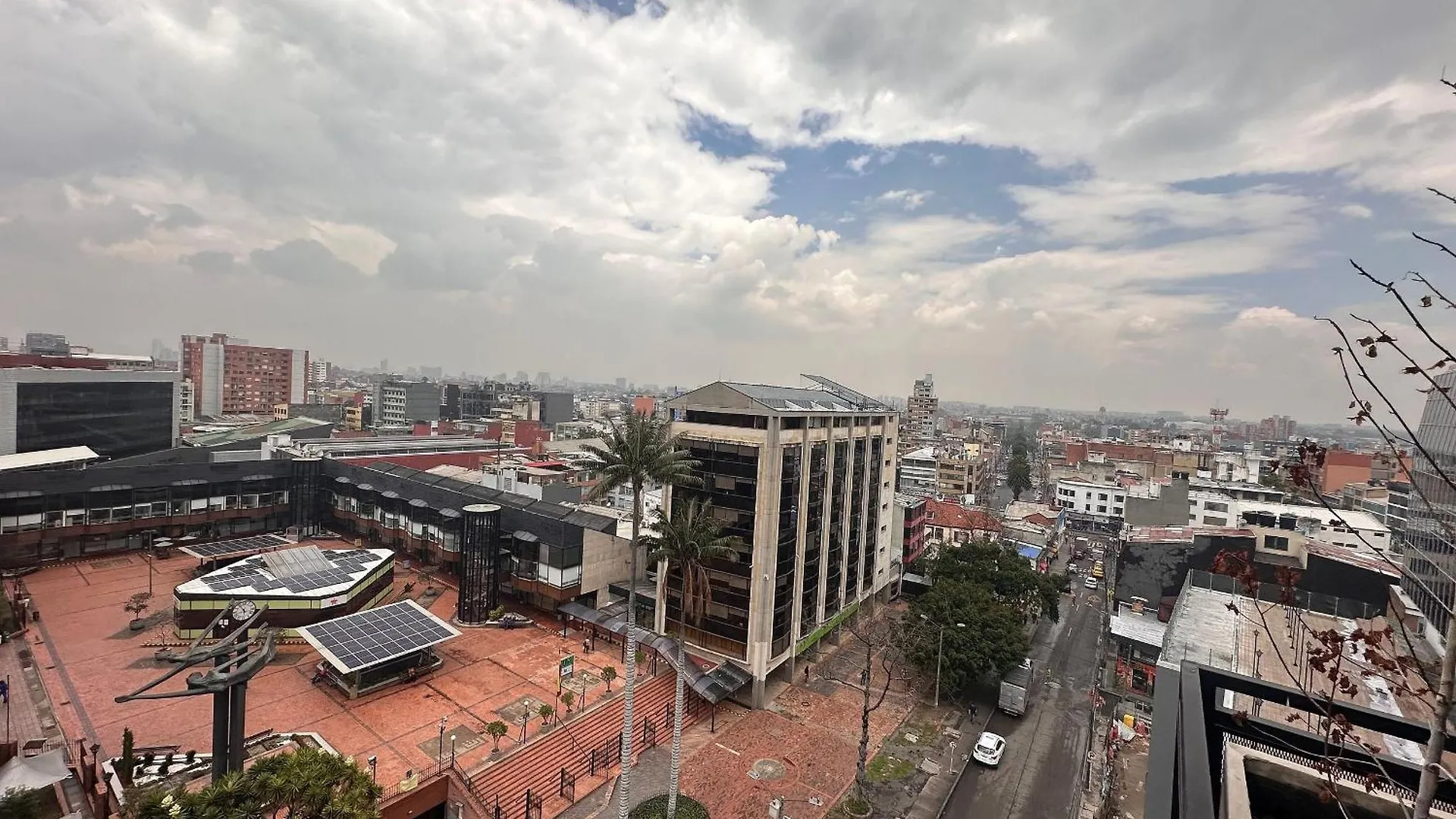 U-Go Next Living Chapinero - Terraza & Co-Working Apartment Bogota