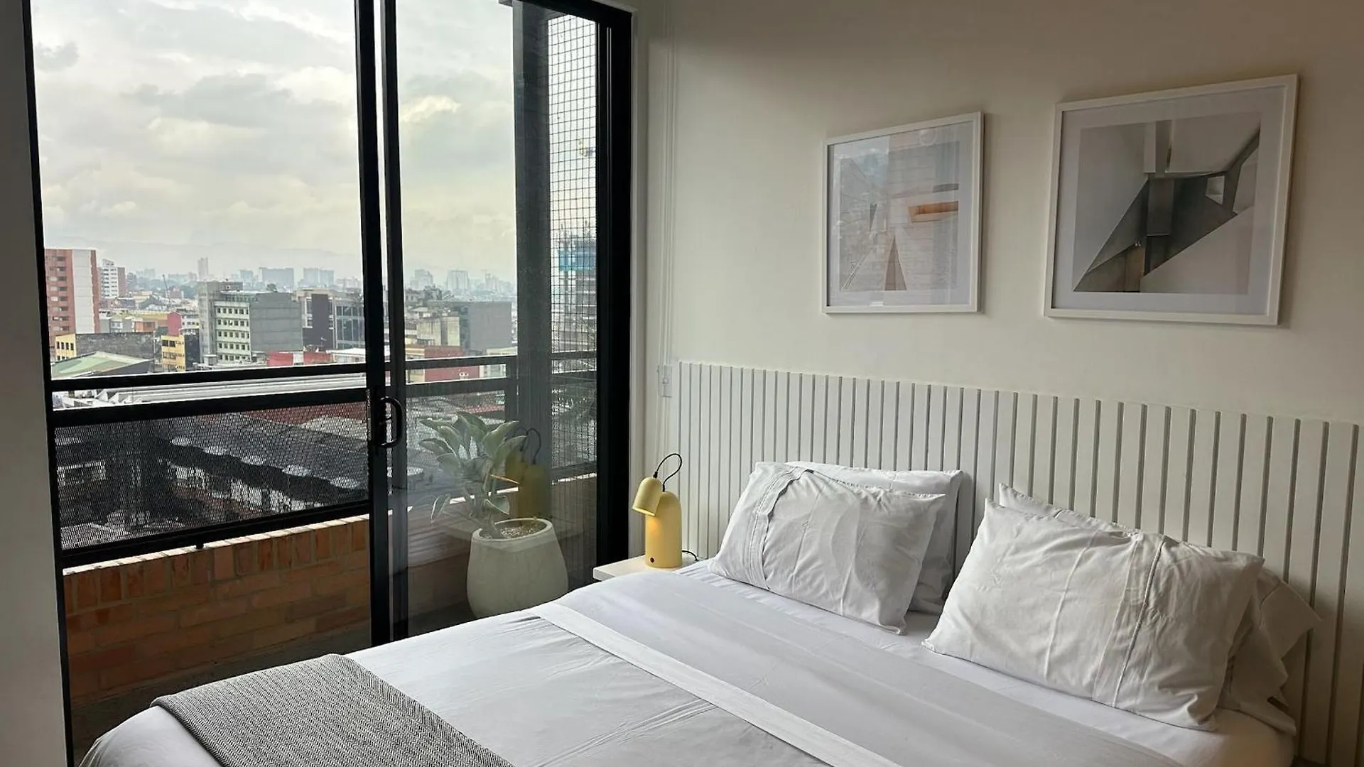 U-Go Next Living Chapinero - Terraza & Co-Working Apartment Bogota